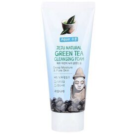 Пенка для умывания с зеленым чаем Welcos Jeju Natural Green Tea Cleansing Foam, 120 г